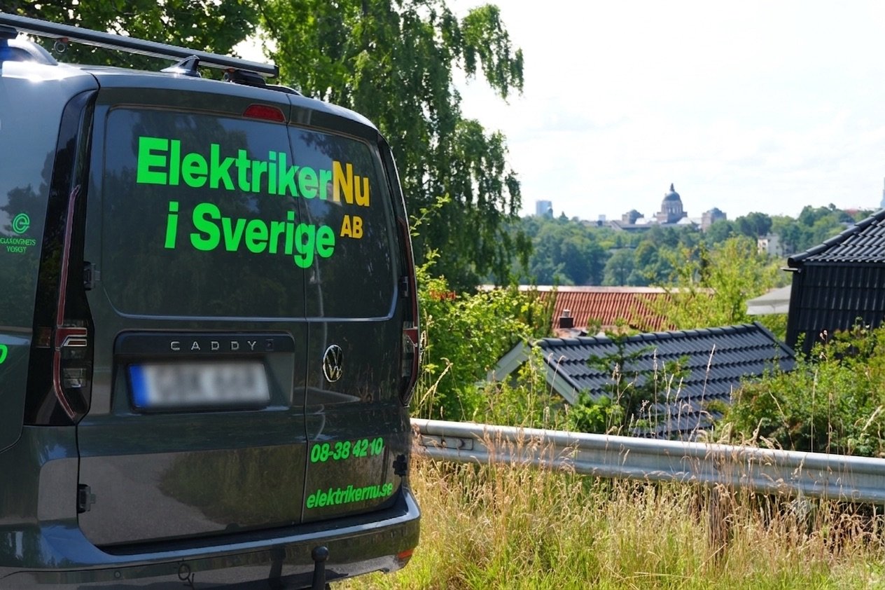 Servicebil för ElektrikerNu, auktoriserad elektriker i Stockholm